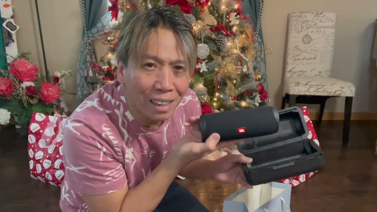 UNBOXING FIRST GIFTS 2022 #unboxing #gift #christmas #jvc #flip5