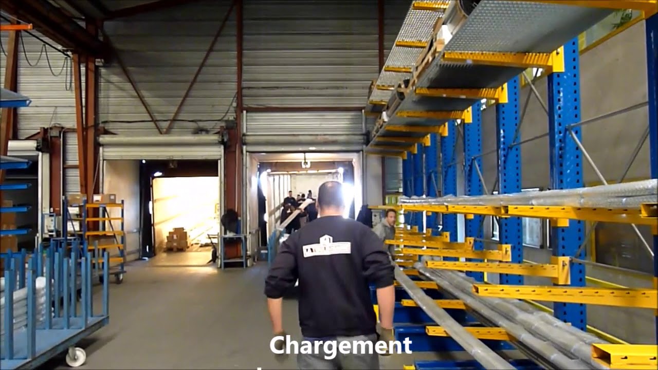 11  Vidéo de chargement et déchargement de marchandises hors normes
