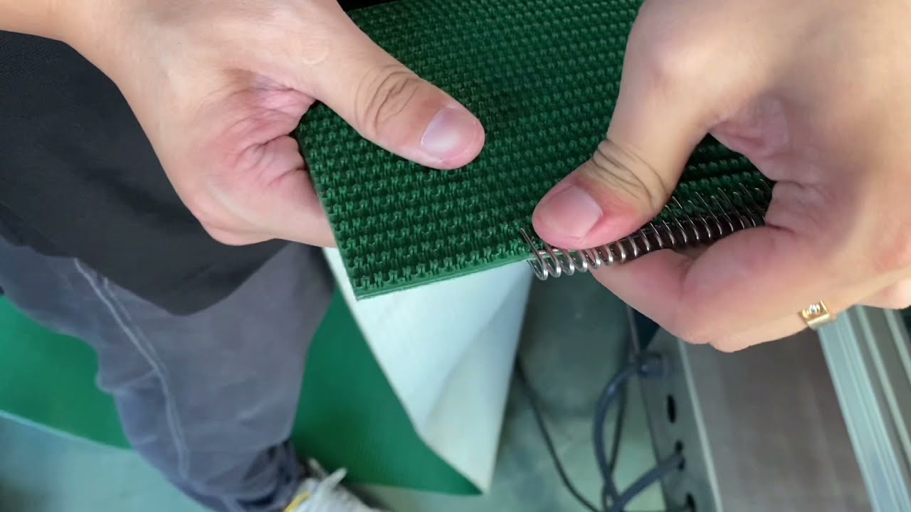 Roller lacing steel buckle machine for rough top pvc conveyor belt with fastener face strip