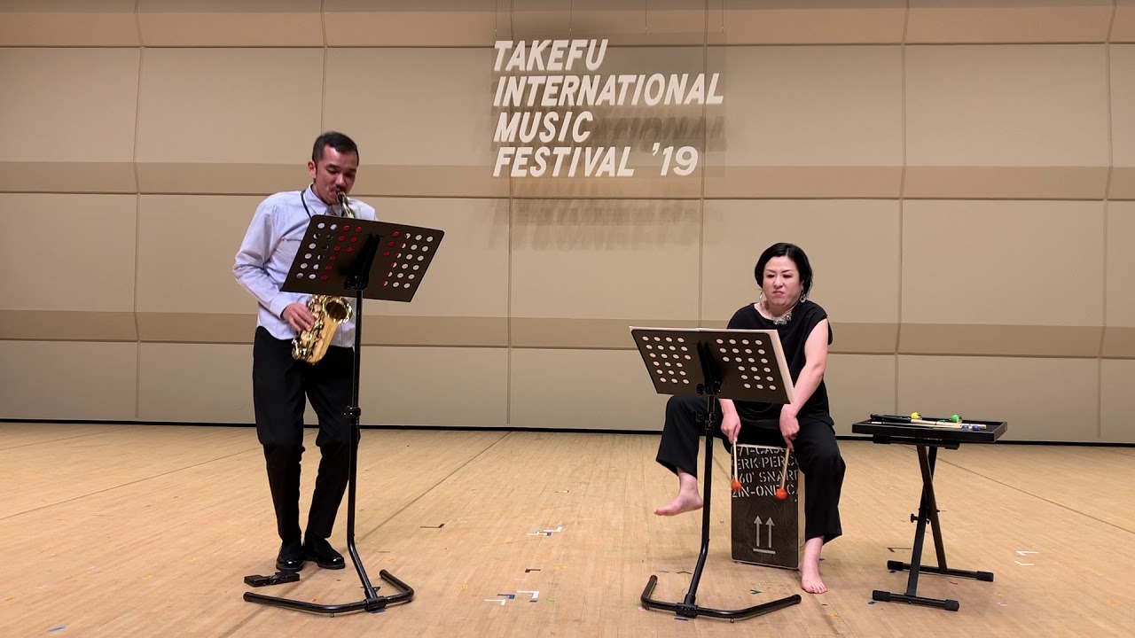 Nina Šenk: Scratch for Alto Saxophone and Cajon