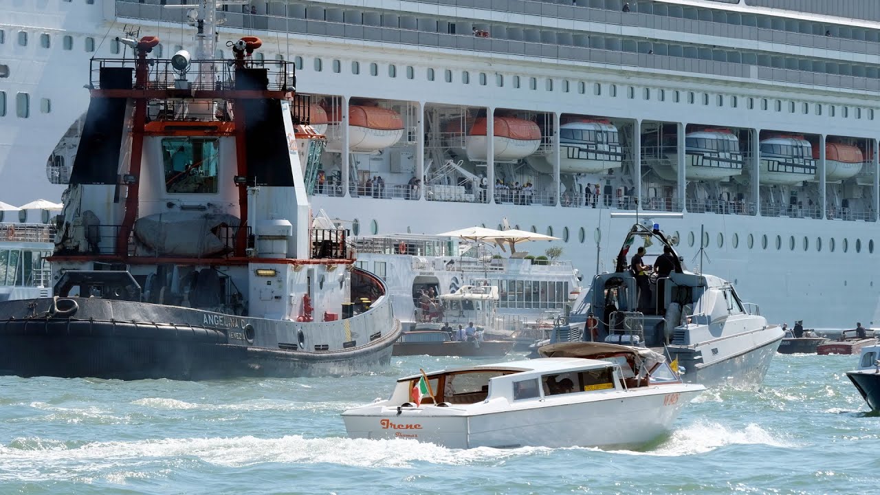 SE TV: To skadd da cruiseskip kr&aelig;sjet