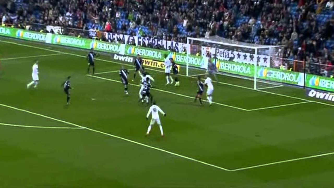 Fernando Gago vs M&aacute;laga (H) LaLigaBBVA 2010-11