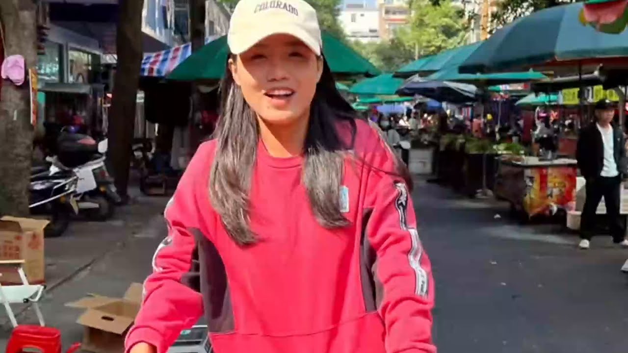 苹果妹摆摊记之卖糯米饼。 一出摊就遭遇了人生滑铁卢，蹲了好久都无人问津，尴尬到抠脚，好在没有灰心丧气，硬着头皮扛了下来，没想到后面…#我的乡村生活 #新农人计划2025#我的摆摊日记