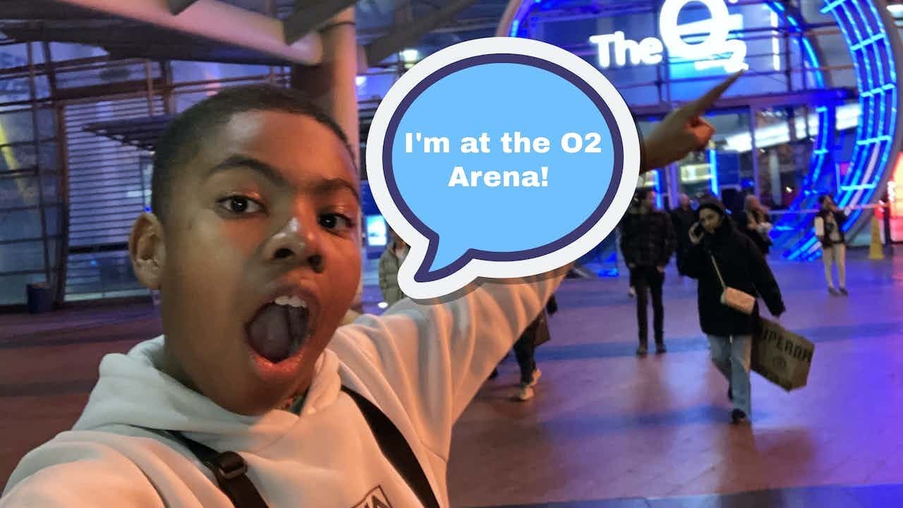 @MakaiMeetsWorld27 takes on @Disneyonice  at the O2 Arena!