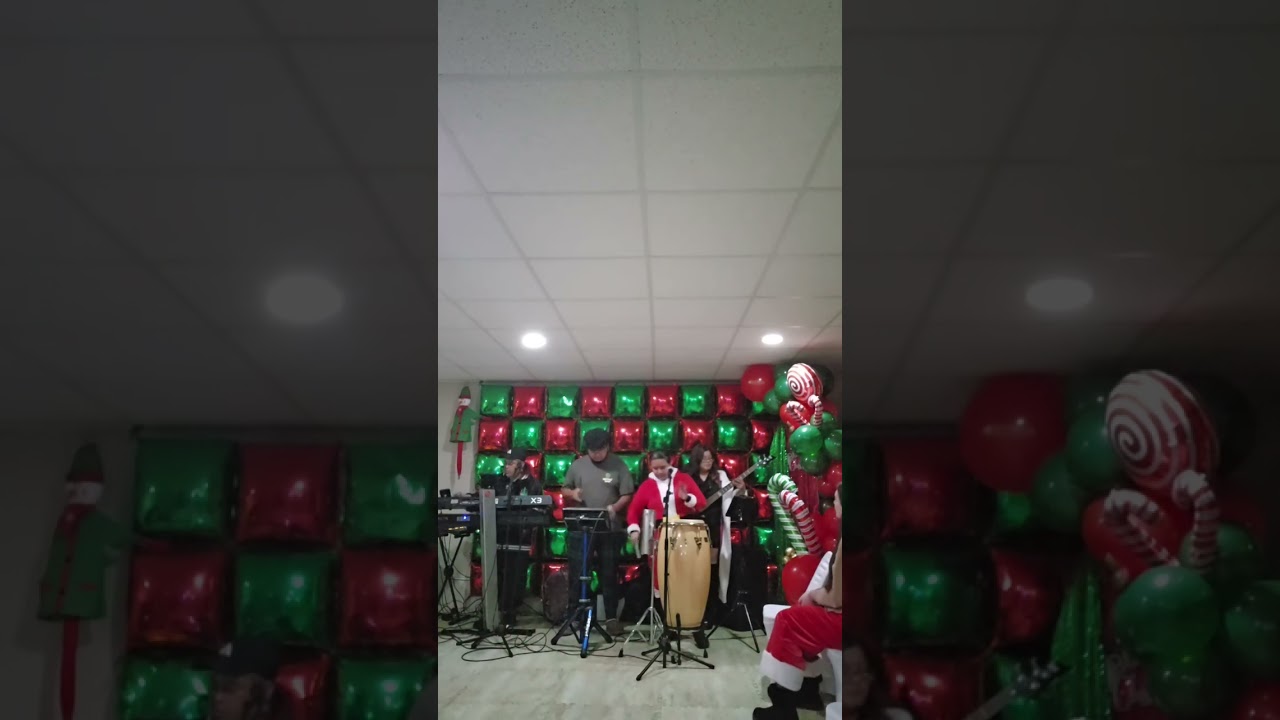 Noche Navideña 2025 Cover Lágrimas de Escarcha 