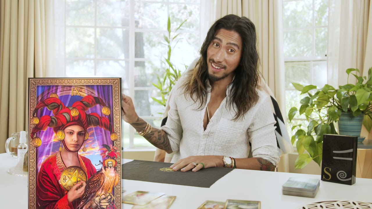 AQUARIUS | WANT TO KNOW WHAT HAPPENS IN MAY? SOMETHING HUGE !!! | APRIL 2021 MONTHLY TAROT READING