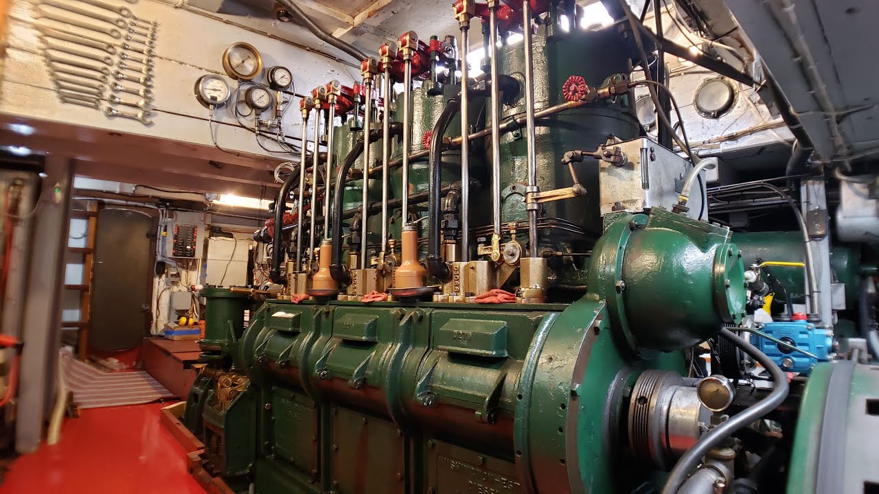 Maintaining a 1929 Washington Ironworks  Marine Diesel Part 2