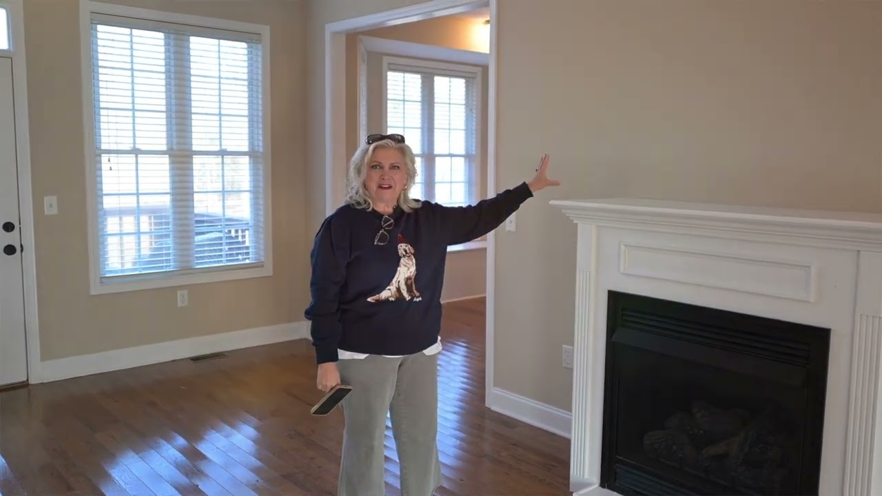 TOUR A JACKSBORO, TENNESSEE  HOME | Beyond the Front Door with Tracy Lobertini - Ep. 8