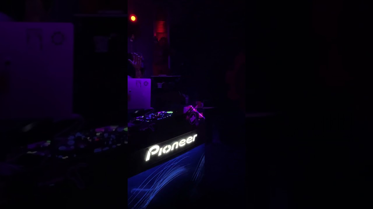 Rave & Cave 261