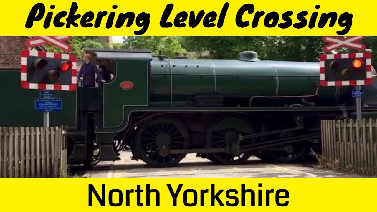 Pickering Level Crossing, North Yorkshire Moors Railway | Traingenix