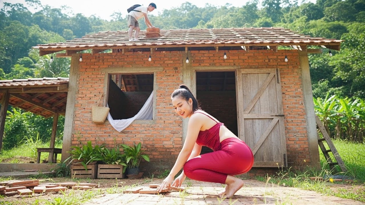 ¡Increíble! Pareja joven tardó 210 días en construir su cabaña de madera en el bosque