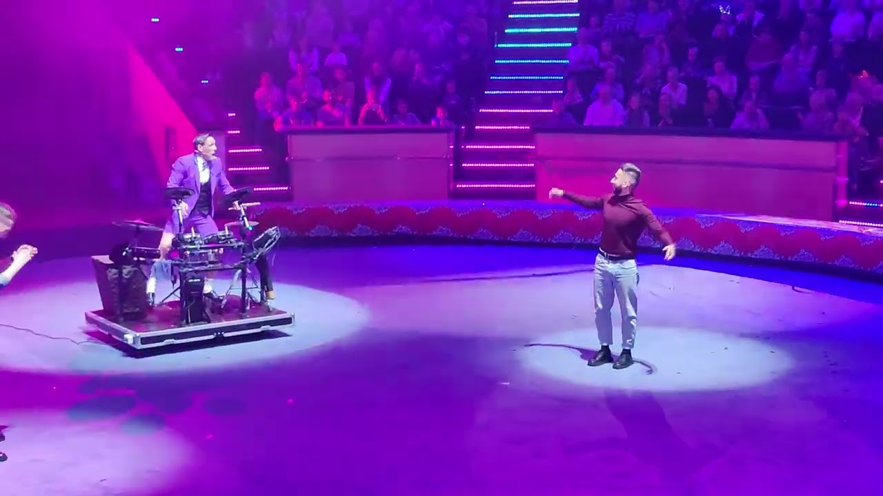 Circus. Клоун Акула. Dance Battle.