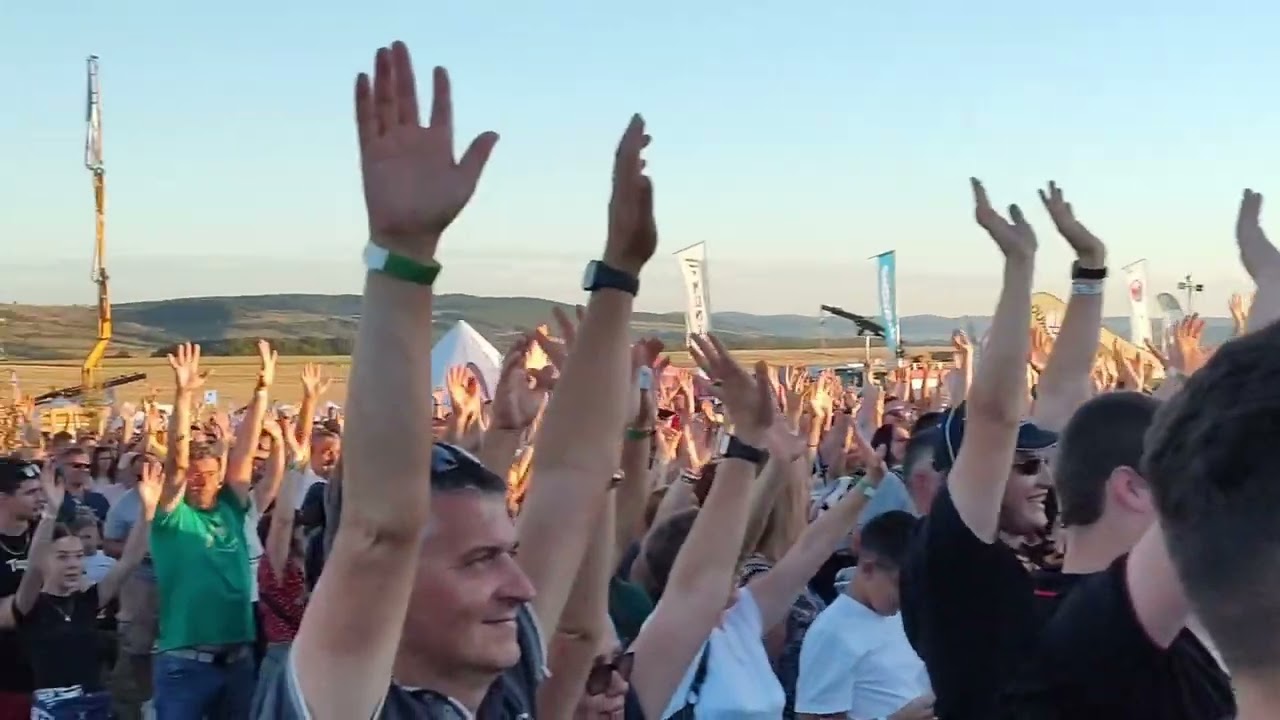 Pittyes2es és Gyufa, részlet a Deményházi tetöről