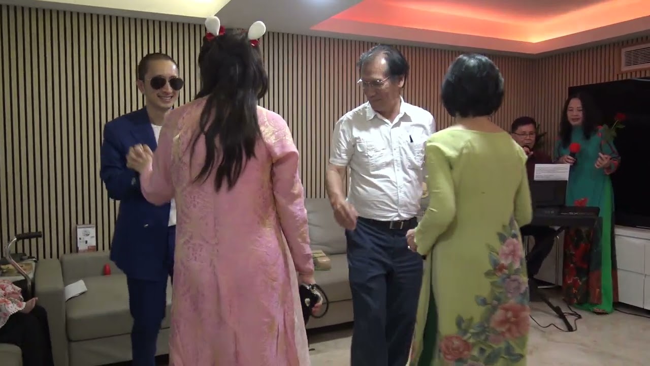 Xuân Ca - Thúy Loan