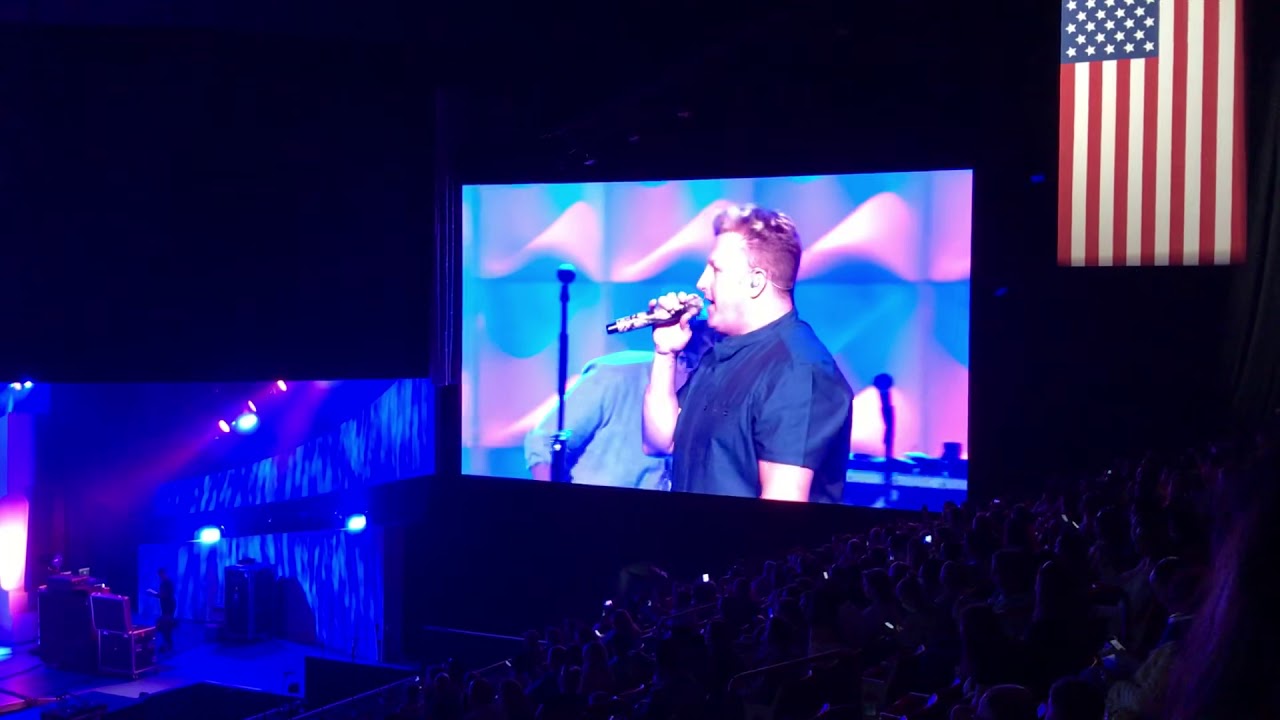 Rascal Flatts - Fast Cars and Freedom (Live)
