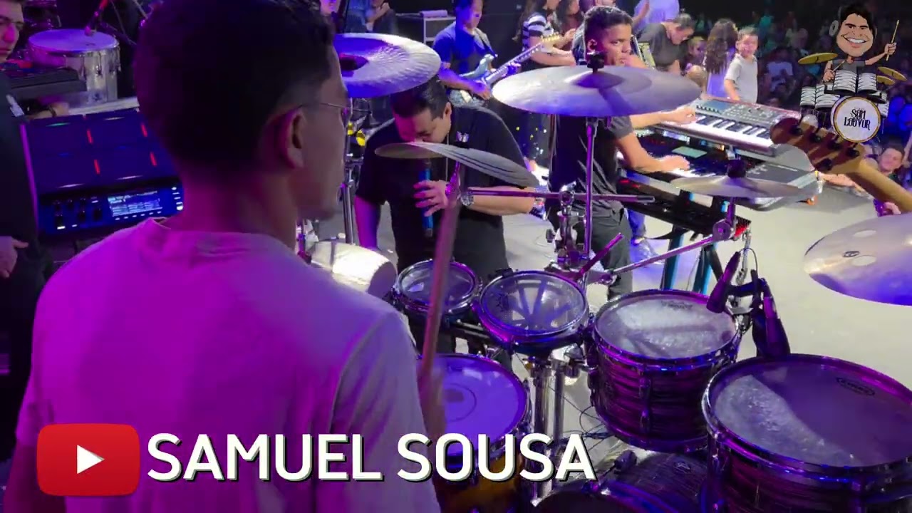 Fellyciano Couthynho tocando com Banda Som e Louvor