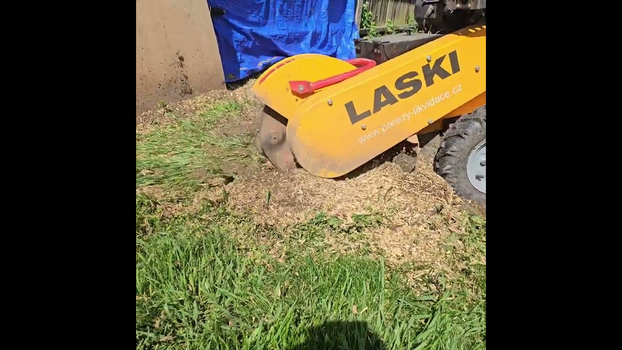 Frézování pařezu, likvidace pařezů, odstranění pařezů. Laski f460e Www.parezy-likvidace.cz