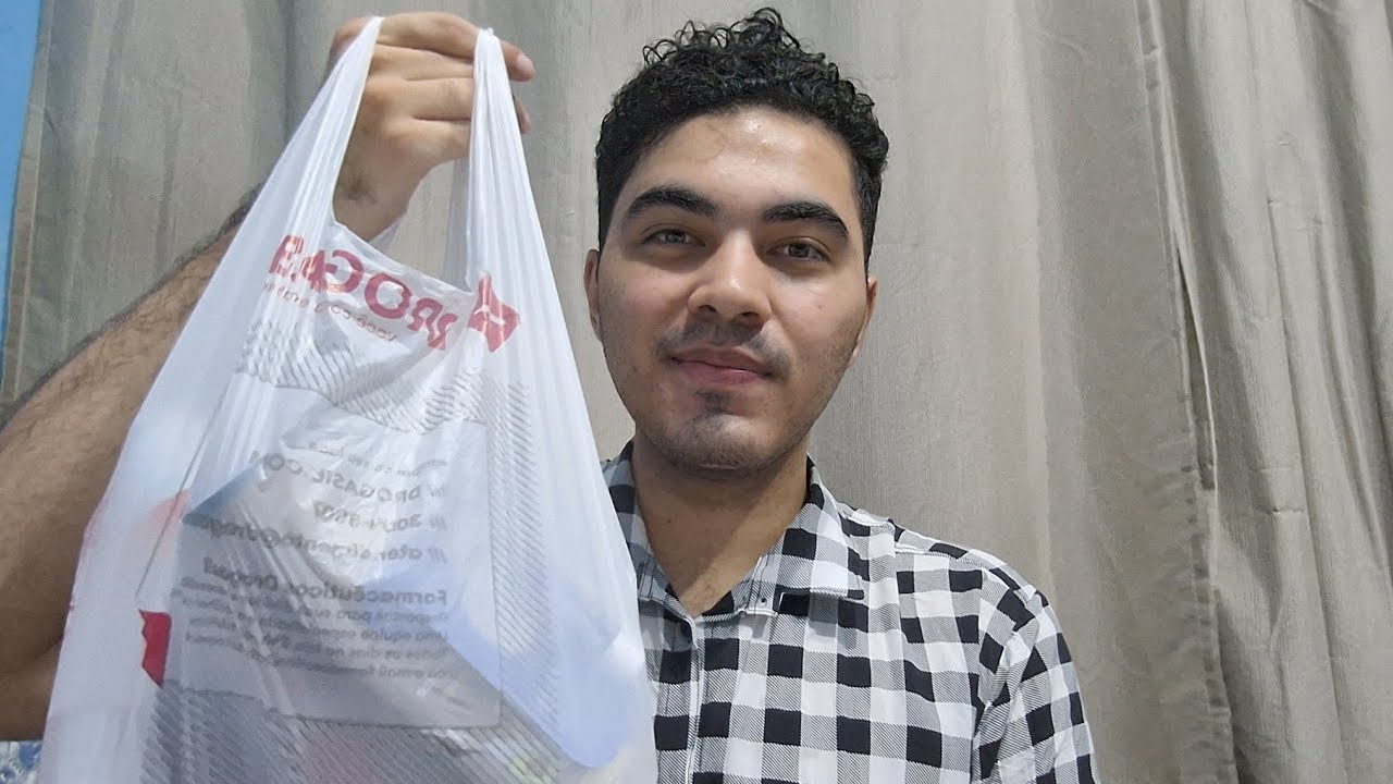 ASMR - Comprinhas de Farmácia (tapping, sons de boca/mouth sounds, voz suave, triggers).