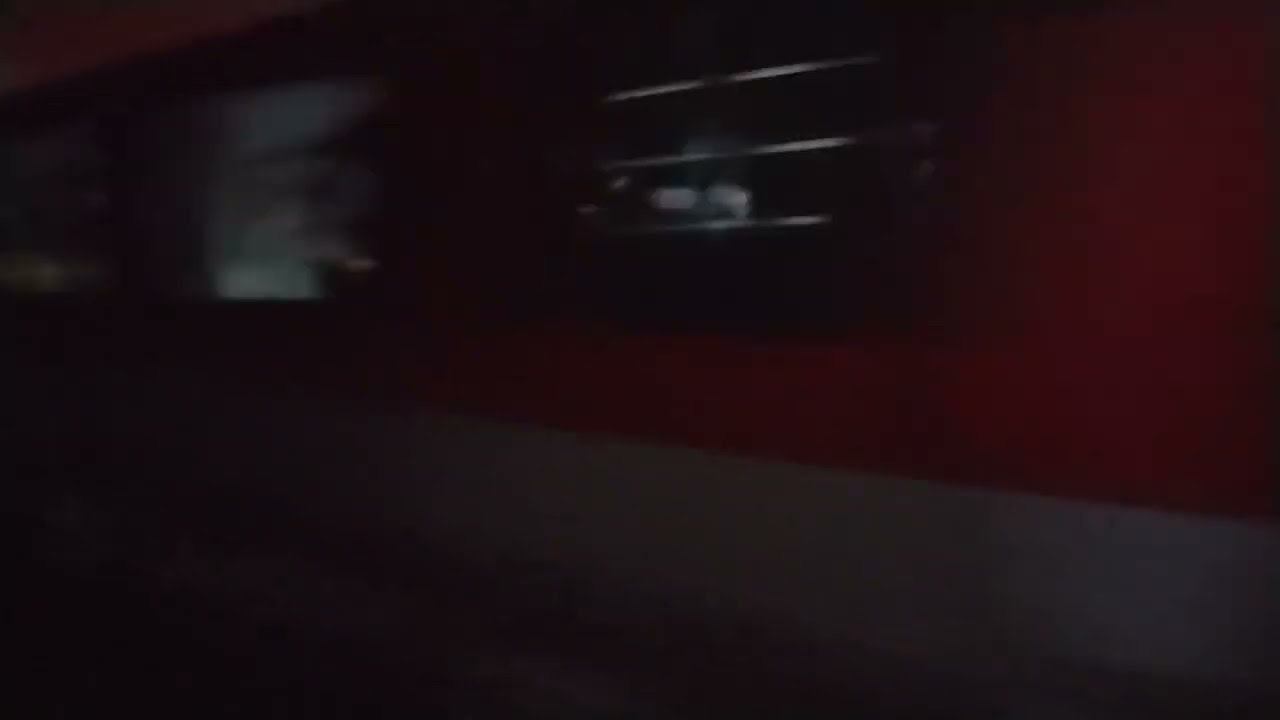 Ahmedabad-New Delhi Rajdhani Express High Speed Crossing Siddhpur #indianrailways #2022 #train