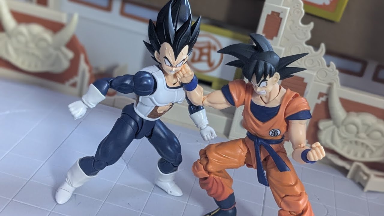 Goku vs Vegeta (a stop motion battle)