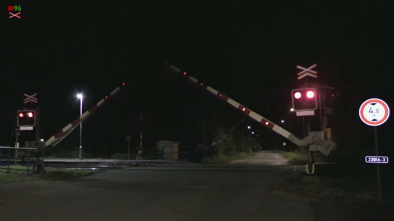 Železniční přejezd Velké Zboží [P3592] - 5.8.2022 [noc] / Czech railroad crossing