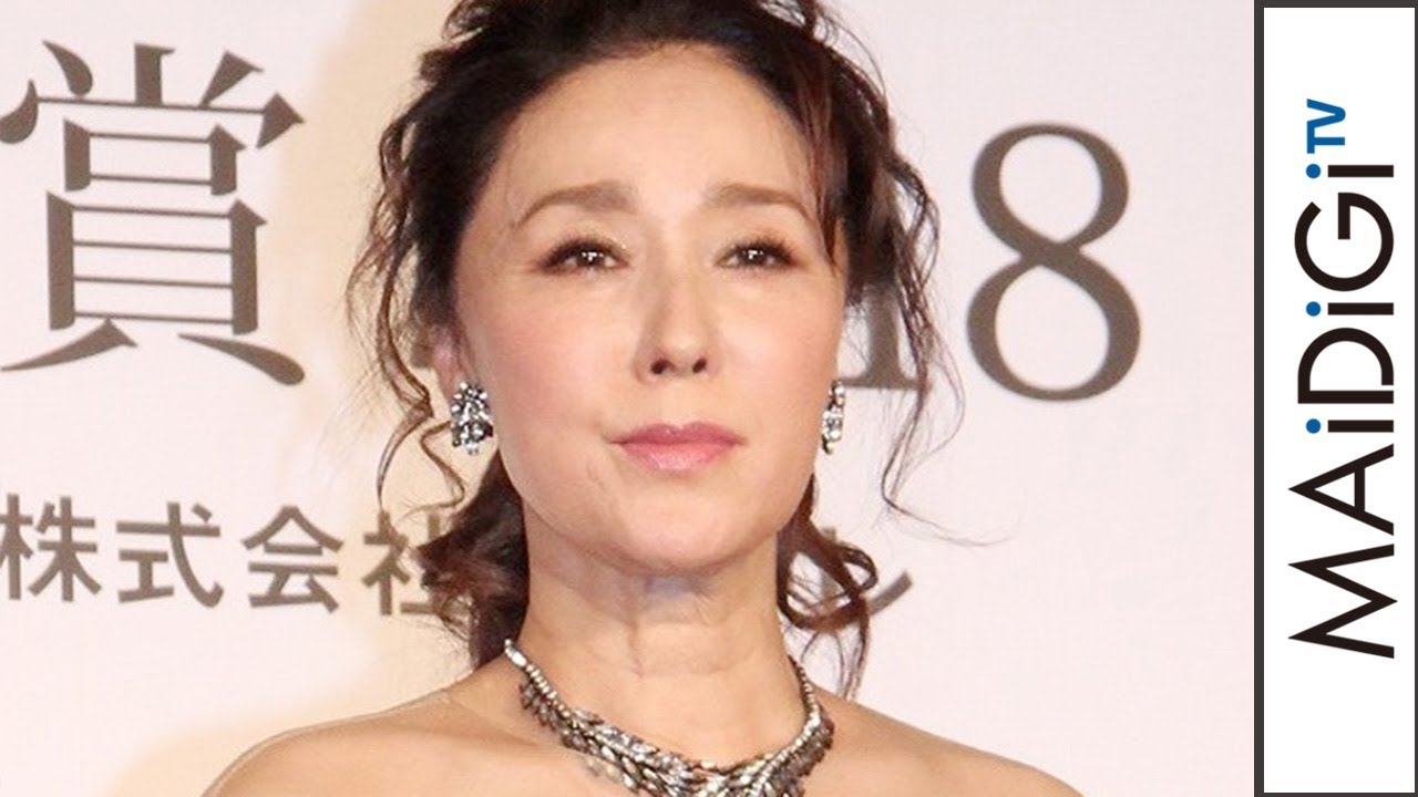浅野ゆう子、デビュー時は「ジャンプするカモシカ」　美脚大賞受賞で「大きな自信に」　「第16回 クラリーノ美脚大賞2018」授賞式