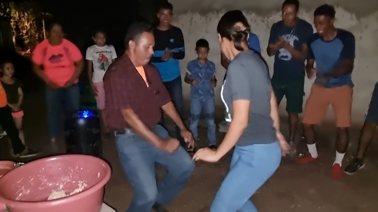 Bailando Al Ritmo Punta Con Los Invitados