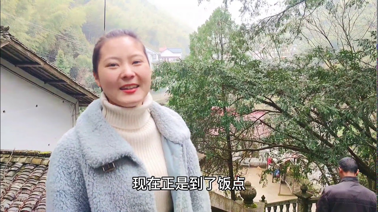 一年一次的浙江农村庙会，全村人吃素饭，还要搭戏台做2天木头戏
