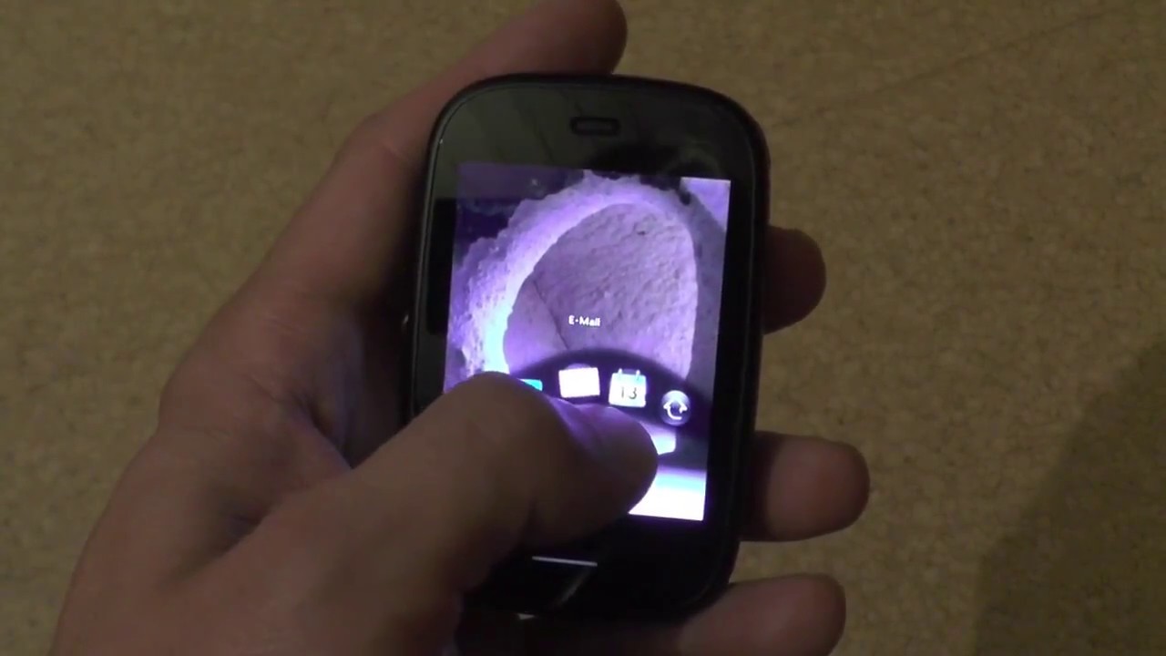 iPhone X swipe gestures introduced 2010 by webOS (Apple Keynote 2017 Snippets)