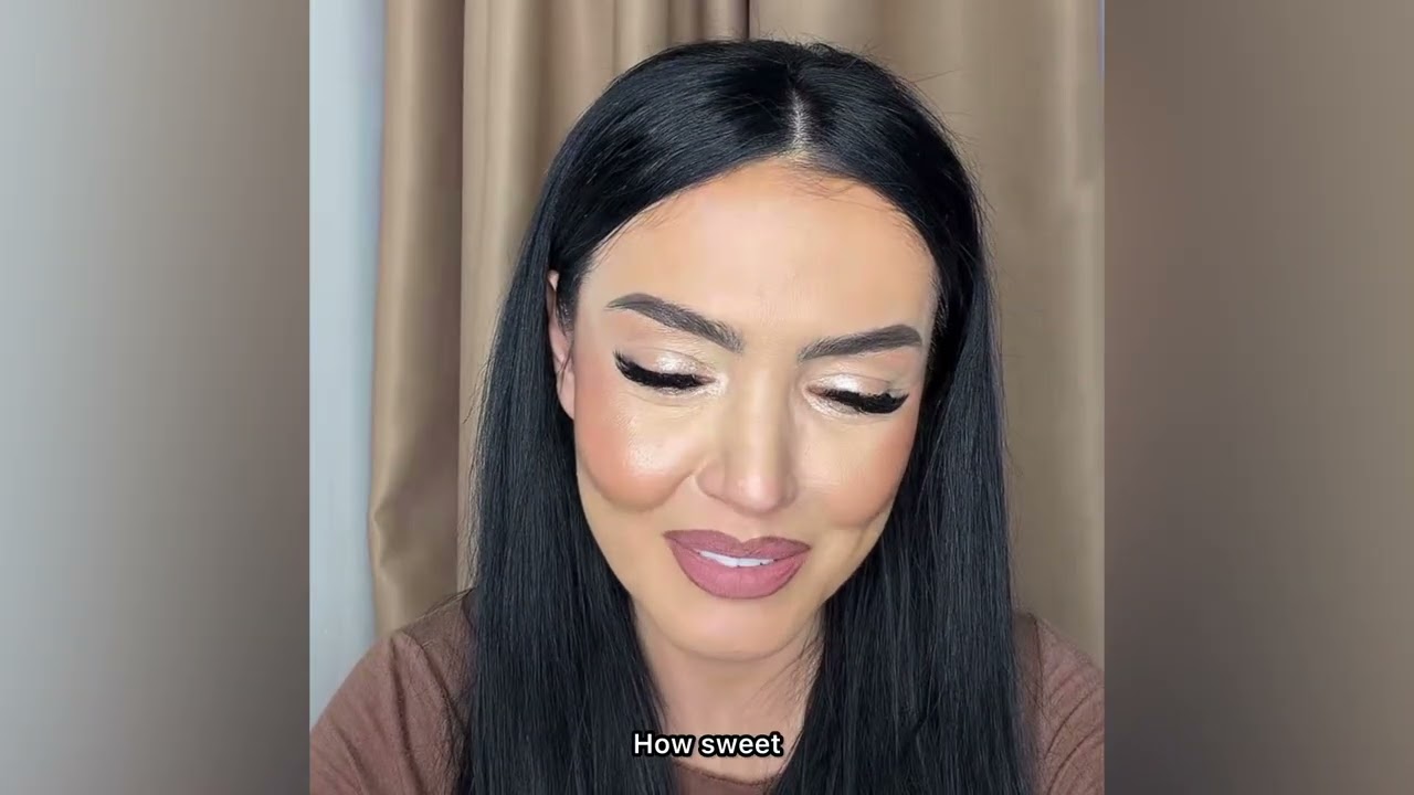 Frumoasa prezentatoare Andreea Mantea vorbeste de emisiune si face glume pe Live!