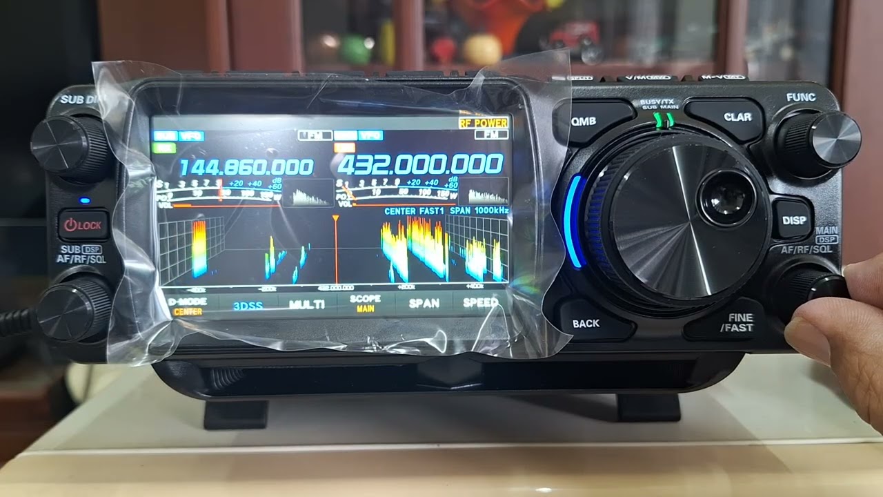 YAESU FTX-1 DX全頻全模式收發機開機