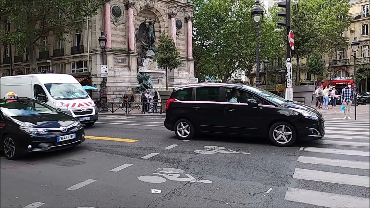 Quartier Saint-Michel - Paris Walking Tour