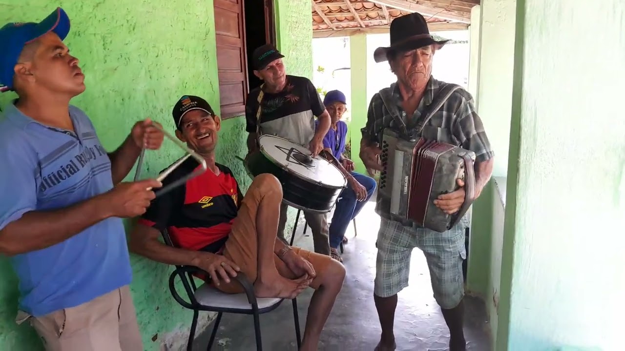 Igor  toca  muito  forró  na  casa  de  Cícero  de zuca