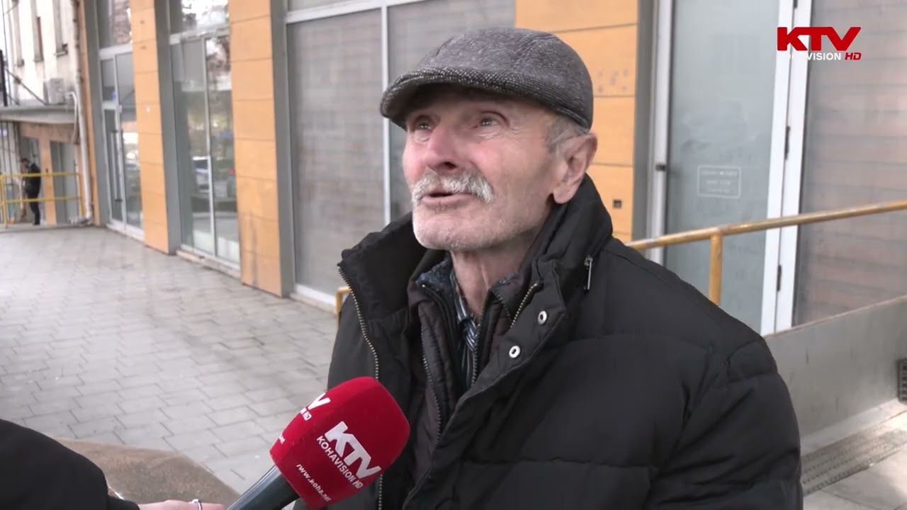 Qytetarët presin autobusët pa ulëse e pa mbrojtje nga shiu