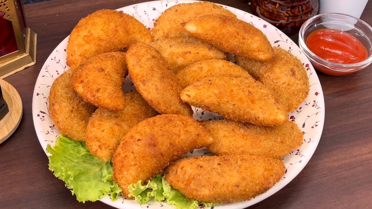 Chicken Half Moon Pie Recipe For Iftar | Creamy Chicken Half Moon | Make And Freeze Recipe |Ramzan