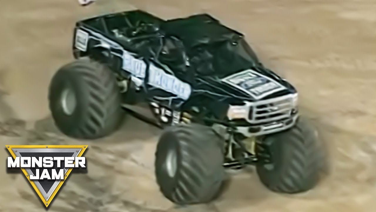 Blue Thunder Freestyle | Monster Jam World Finals VII | Monster Jam