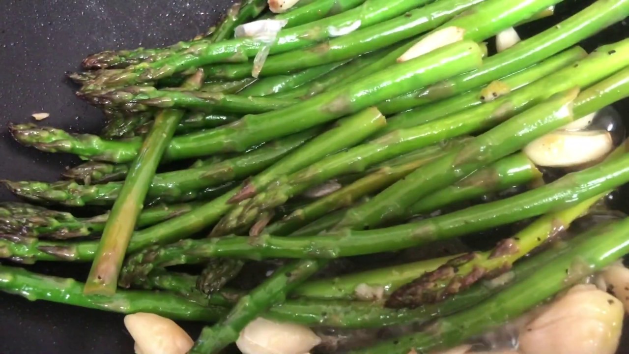 # طريقة الاسبرجس ( الهليون )  وفوائده | طعم جديد| جميل How to cook Asparagus in a pan