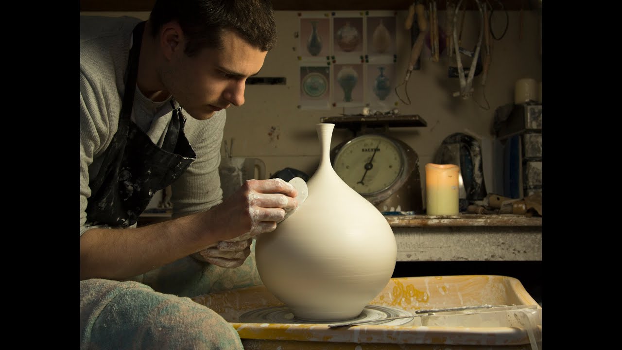 Throwing a Round Bellied Bottle - Matt Horne Pottery