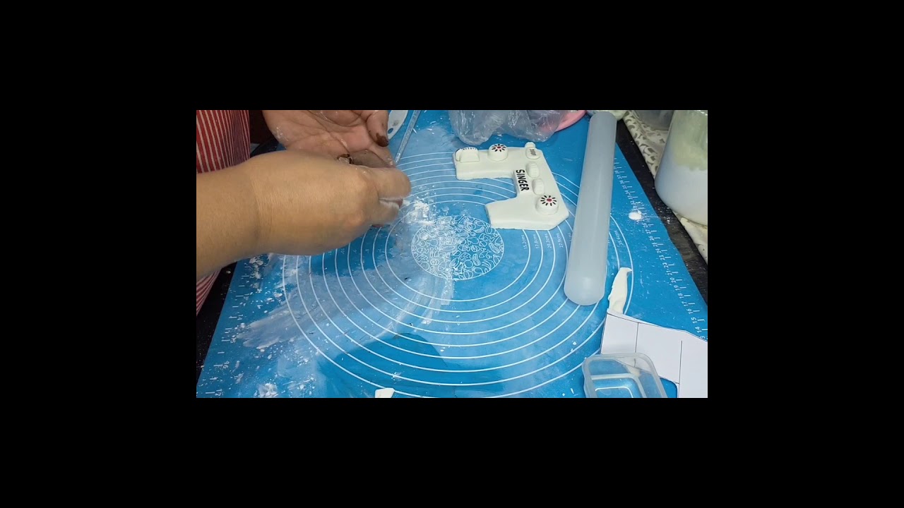 Sewing machine cake design| Chocomoist Cake