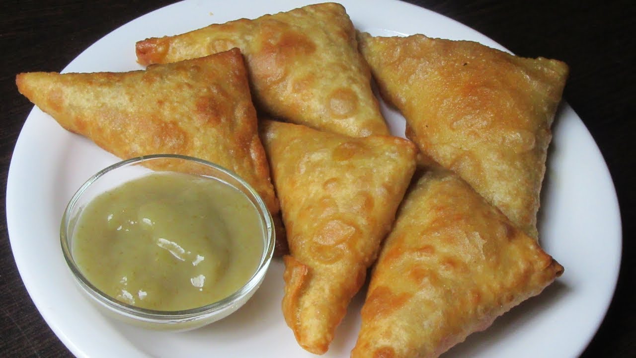 Onion Samosa Recipe | Irani samosa | Triangle Samosa | Flavours Of Food
