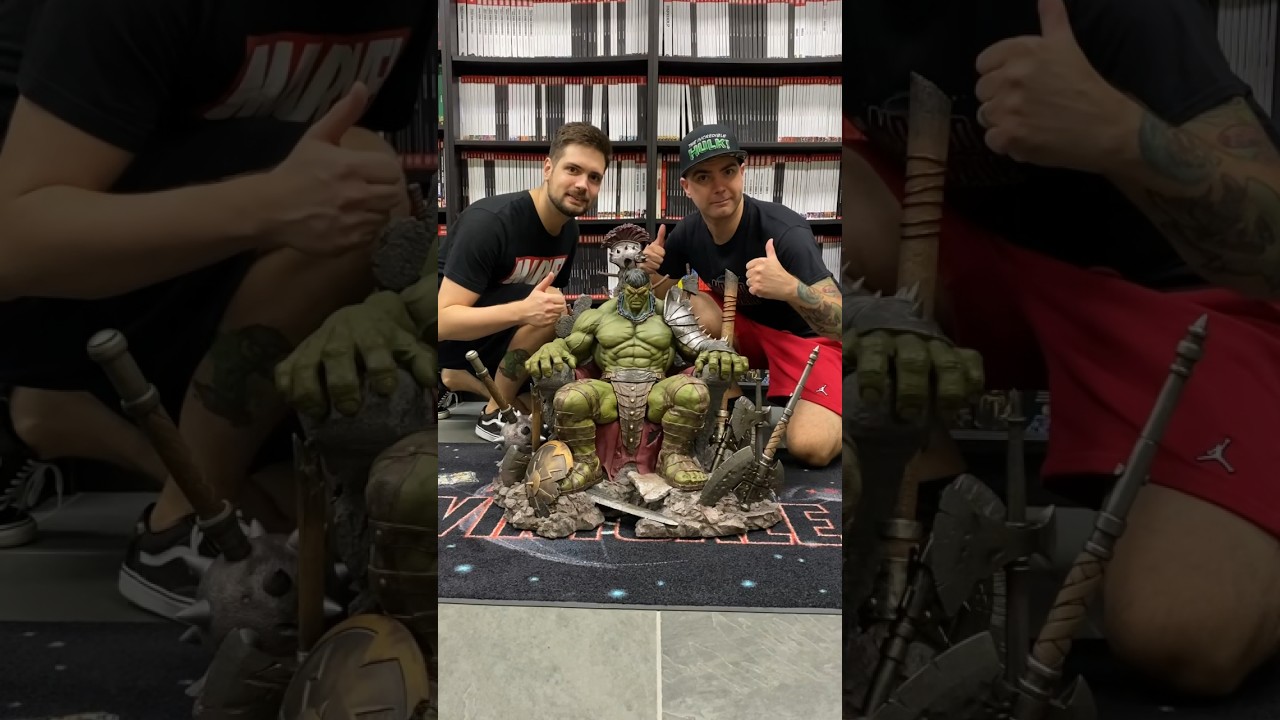 Hulk on Throne by Queen Studios #iosonounvirtuale #hulk #theincrediblehulk #marvel #queenstudios