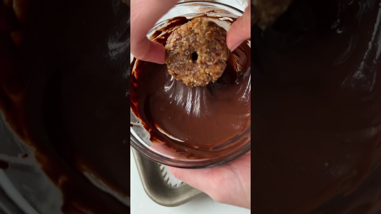 Healthier 4-ingredient Samoas | Eating Bird Food #snackideas #girlscouts #cookies