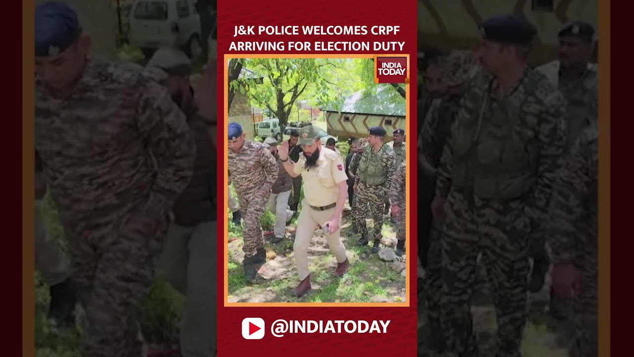 J&K Police Welcomes CRPF Arriving For Election Duty 