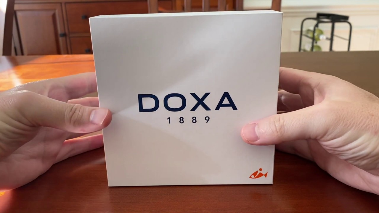 DOXA SUB300T Searambler on a Rubber Strap - Unboxing