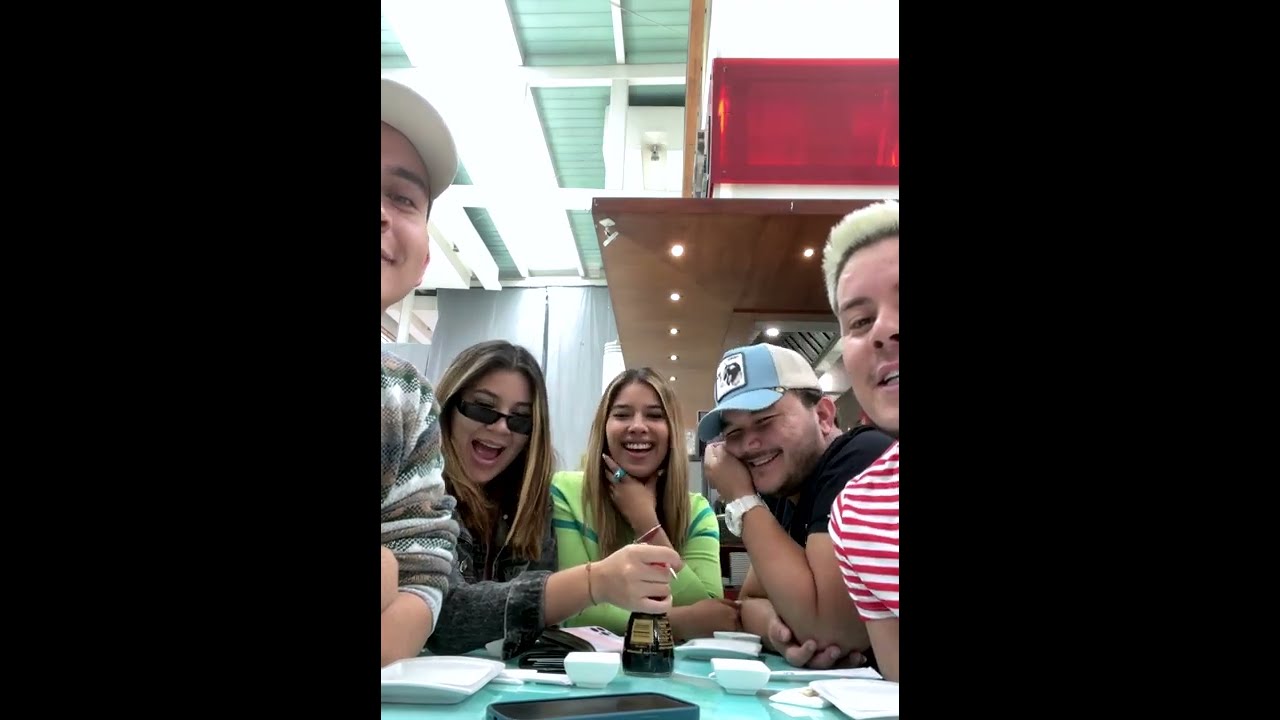 Alguien de aqu&iacute; 🤭 jajaja