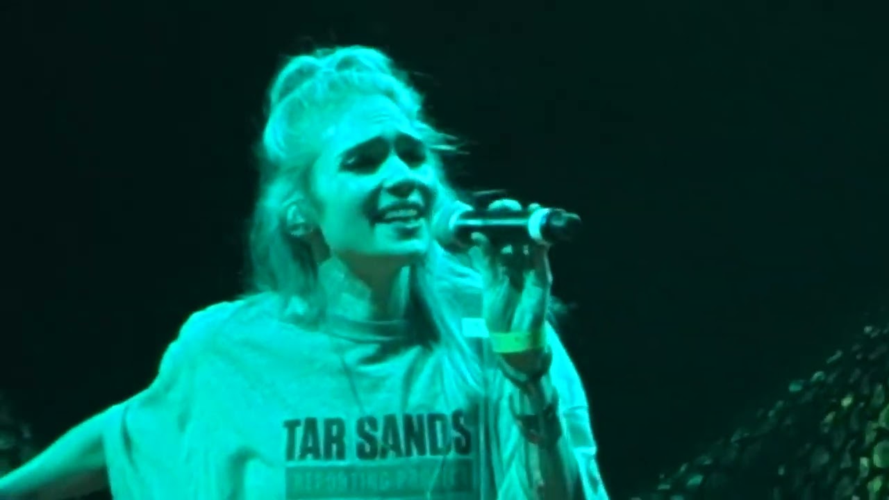 Grimes - Symphonia IX (My Wait Is U) (FYF Fest, USA, 2014)