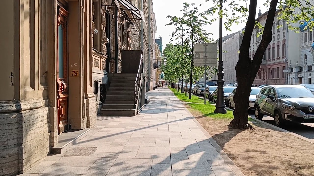Walking in Saint Petersburg from Admiralteyskaya to Vasileostrovskaya
