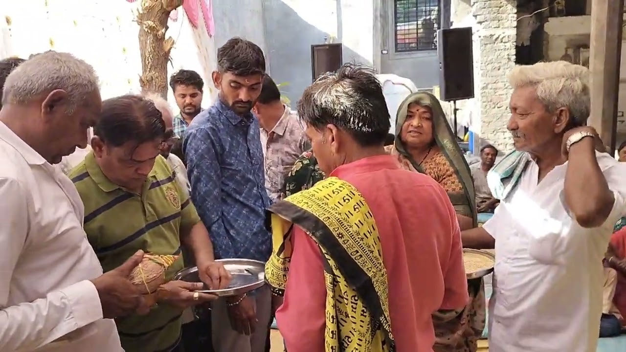 બાળ પિતૃ પ્રગટ થયા છે બારૈયા પરિવારમાં//દૂધ અને પાણી પીને વિદાય લઈ લીધી છે//જય પિતૃદેવ