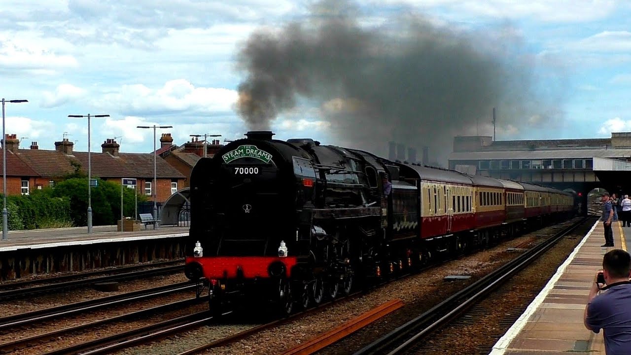 70000 Britannia steams through Tonbridge hauling a Steam Dreams Excursion towards London 18/7/23