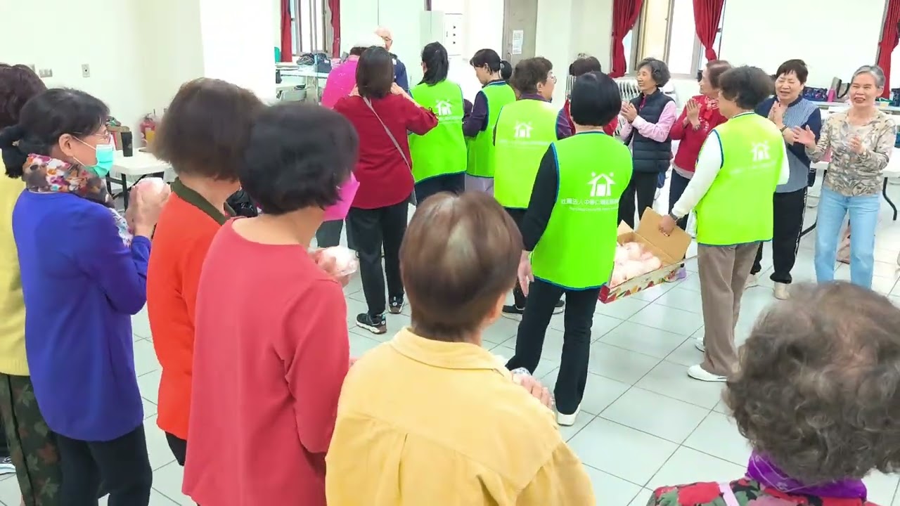 20260225美麗老師發壽桃
